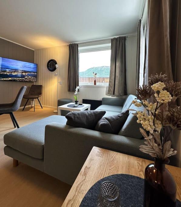 Moderne Sentral Leilighet Med 3 Soverom - Saltus ทรอมโซ ภายนอก รูปภาพ